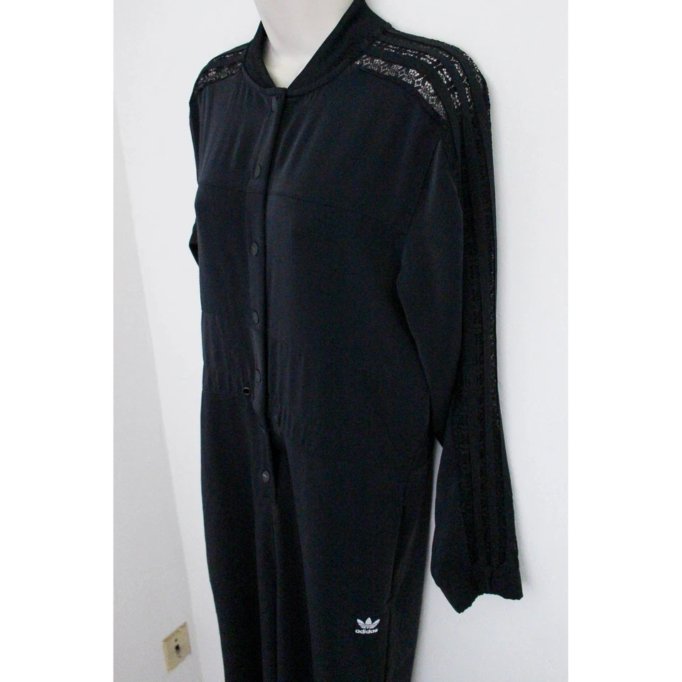 Macacão Adidas pequeno preto acabamento em renda 3 listras manga longa botões de pressão *FLAW - Imagem 3 de 4