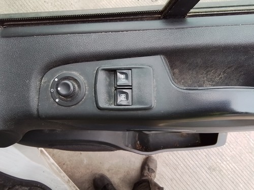 ELECTRIC WINDOW SWITCH FRONT RH MK2 2014 On VAUXHALL VIVARO 2900 L2H1 CDTI P/V