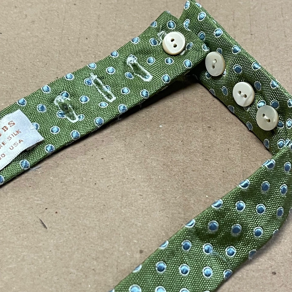 Pajarita de seda Zanahoria & Gibbs punto verde y azul ajustable hecha a mano en Colorado Foto 4 de 4