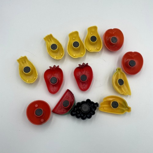 Lotto 13 magneti frigo plastica a forma di frutta vintage anni 70 porta promemoria - Foto 6 di 10