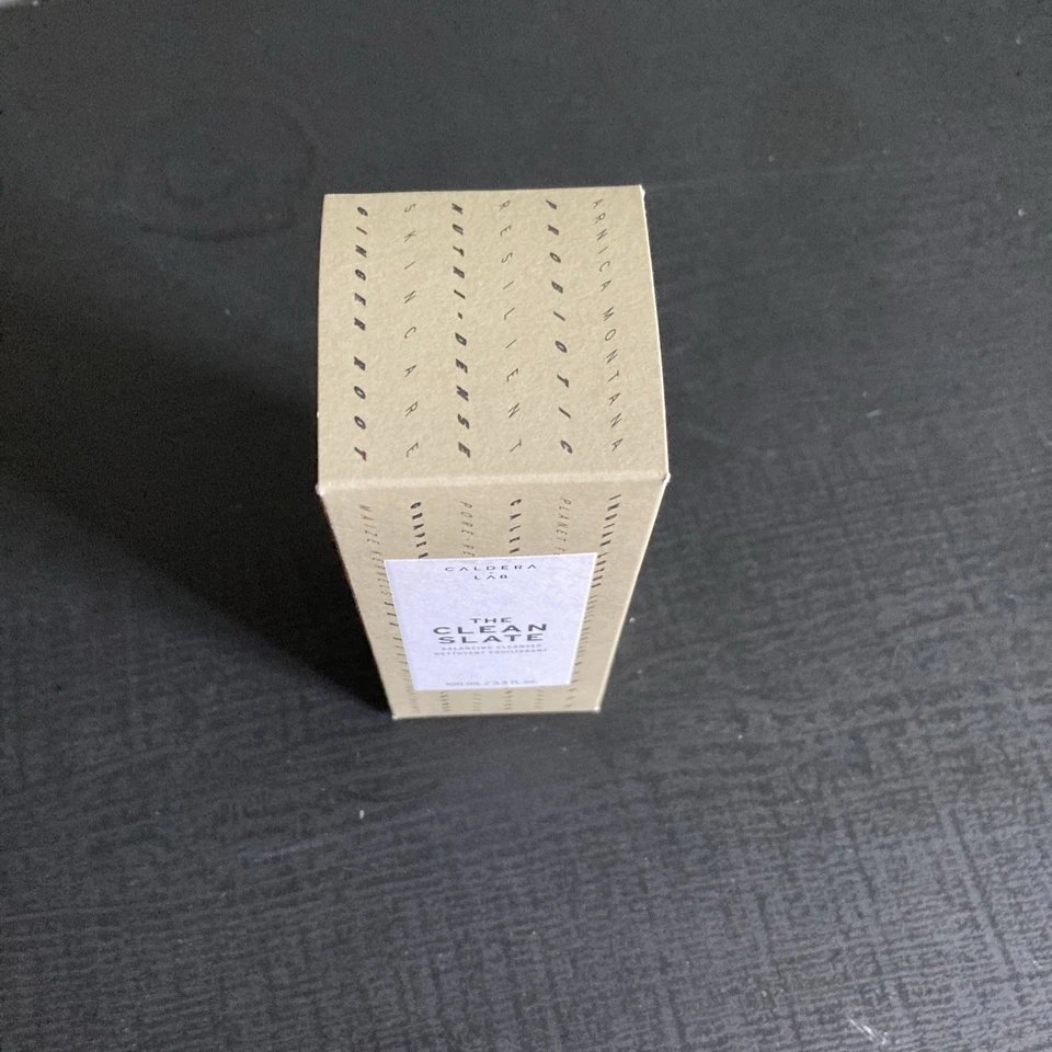 Caldera + Lab The Clean Slate | Limpiador facial espumoso orgánico para hombre en seco Foto 3 de 4