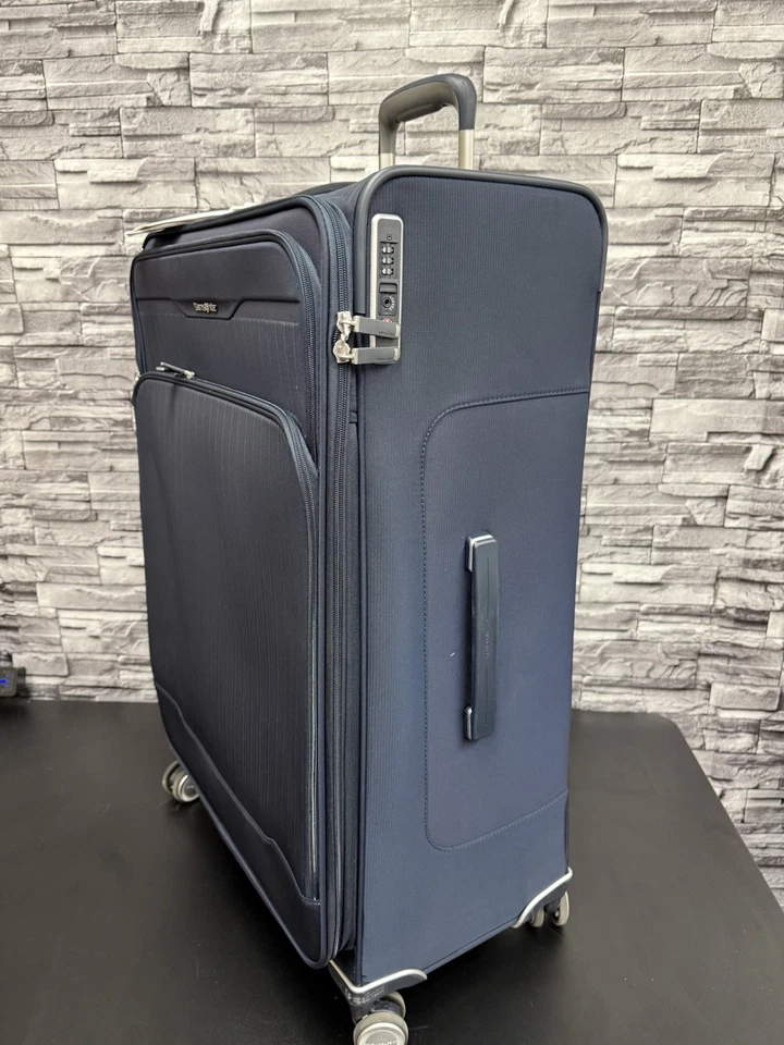 Samsonite Silhouette 18 32.5 ”Check-in Expandable Softside Spinner Deep Navy - Image 2 of 4