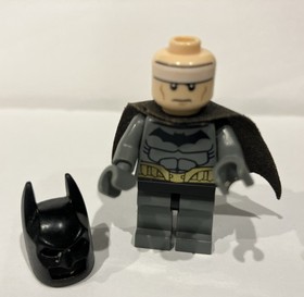 LEGO DC Minifigure Batman Dark Bluish Gray Suit Gold Belt sh0089 76012 76013