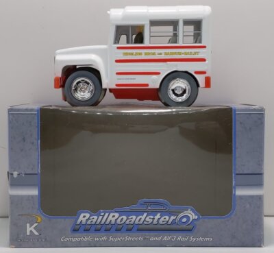 K-Line 6-21549 O Gauge Ringling Bros Motorized Railroadster Crew Bus