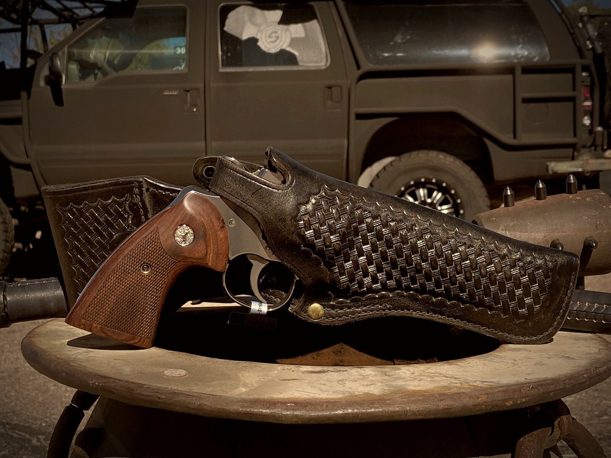TEX SHOEMAKER & SONS ポリスベルトハーレーシガレットケース付 Tex Shoemaker Basketweave Walking Dead Rick Grimes Holster 47A