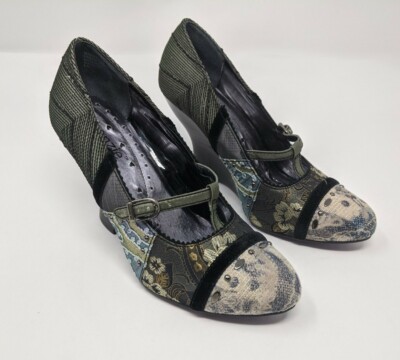 Kenzie Marathon Multi-color T- Strap Curved Heel Size 6 Very Nice