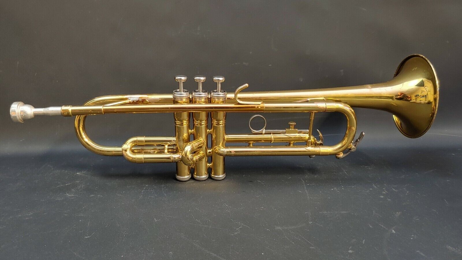 Conn 22B Bb Trumpet Ready To Play with Case and Mouthpiece Made in USA verliesgevende koop populariteit