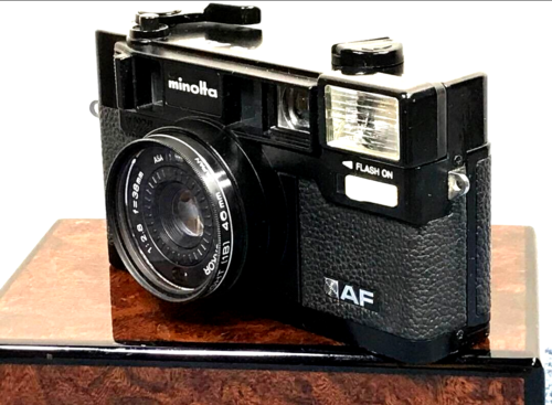 Konica Minolta Hi-Matic AF 1970s Point and Shoot 35mm Film Camera  Japan - Foto 1 di 8