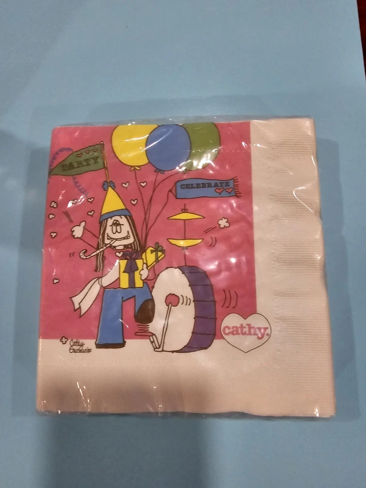 LOTE DE SUMINISTROS DE FIESTA VINTAGE CATHY GUISEWHITE TAZAS, PLATOS Y MANTEL CÓMIC Foto 3 de 4