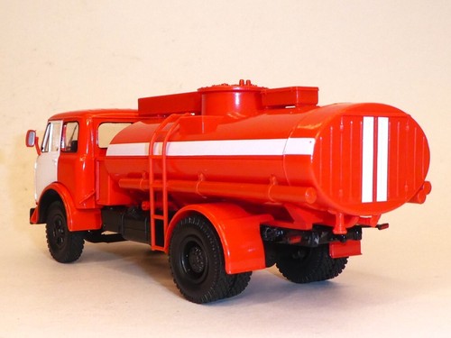 MAZ AC-8-5334 Tanker TZA-8-5334 Refueler Fire Department Truck USSR 1/43 Diecast - Picture 16 of 35
