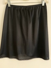 VANITY FAIR Half SLIP Black Nylon 18  L w/Slit, LACE Border 1980s