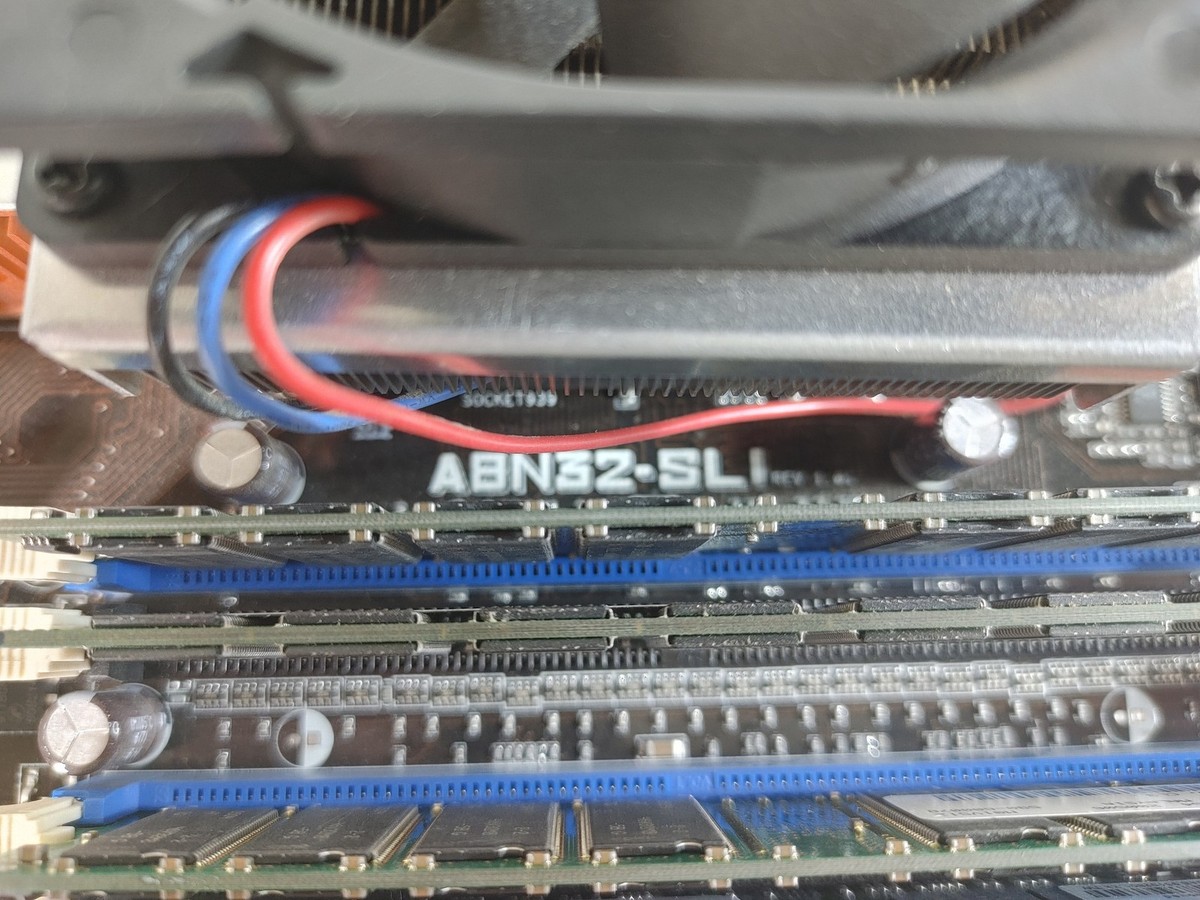 Asus A8N32-SLI Deluxe AMD Athlon 64 X2 4800+ 2.50 GHz 2 GB DDR