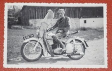 Vecchia foto privata SW moto Puch 250 TF targa Alta Austria 1950 circa