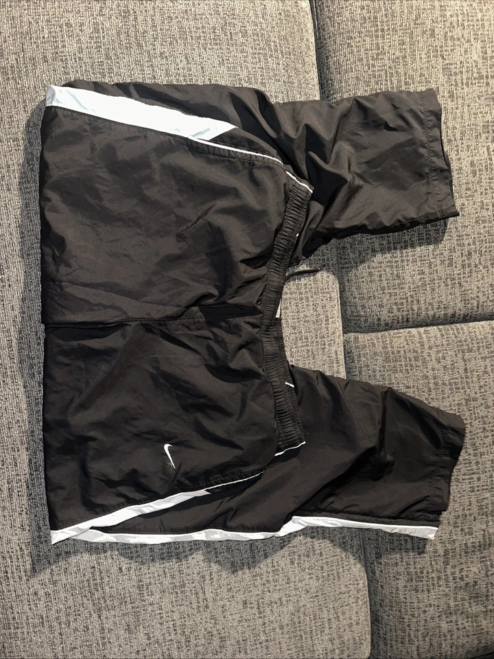 Pantalones de chándal vintage Nike para hombre grandes negros blancos Foto 2 de 4