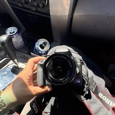Canon EOS Rebel XS Digital SLR Camera 18-55mm Lens 3x Zoom Image Stabilization