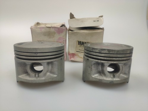 2X GENUINE YAMAHA XS400G PISTONS PISTON (STD) 2L0-11631-00-Y0 BT2192 - Picture 6 of 10