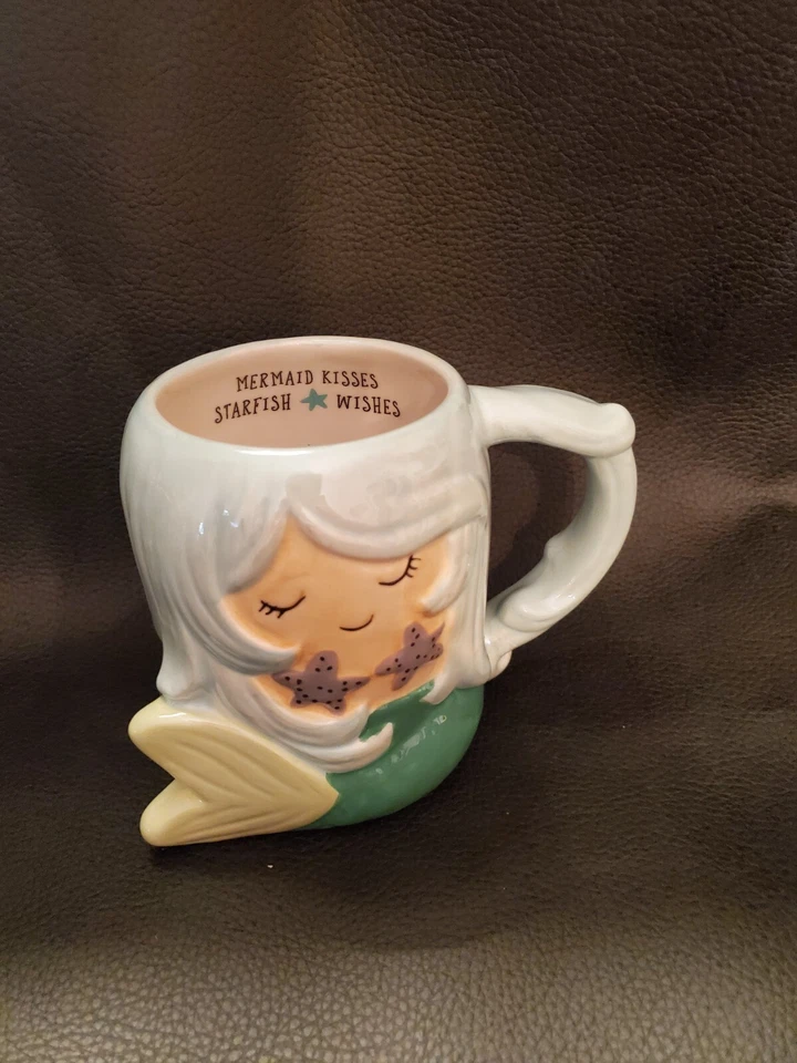 Taza de café Seafoam con forma de sirena "BESOS DE SIRENA DESEOS DE ESTRELLAS DE MAR" 4 7/8" Foto 2 de 4