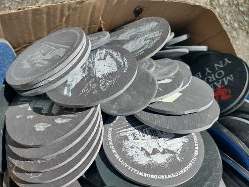 Lote de trabajo mínimo 100 piezas posavasos de pizarra galesa sobre corridas 2nds discos naturales artesanía - Imagen 3 de 7