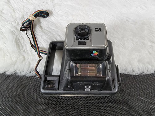 Kodak Handle 2 Instant Film Camera with ITT Magic Flash | eBay