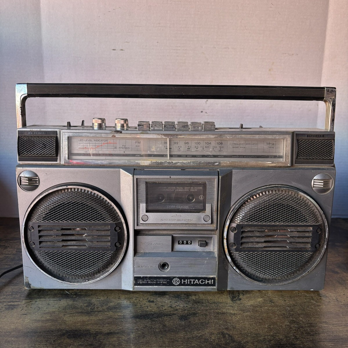 Vintage 80s Hitachi TRK-7040H FM/AM/SW Stereo Cassette