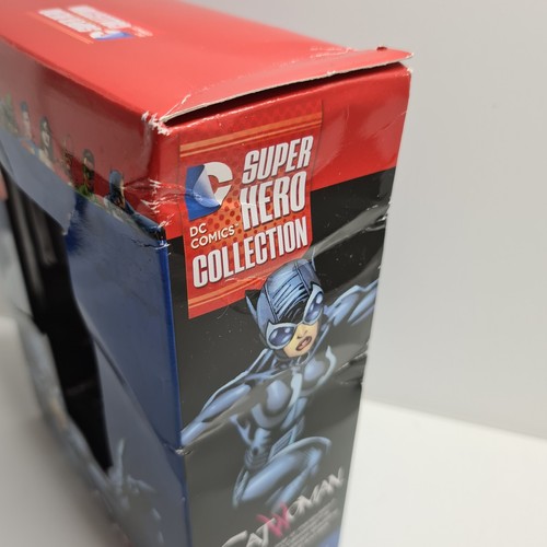 DC Comics - Super Hero DC Collection Catwoman Model | FREE P&P - Picture 4 of 6