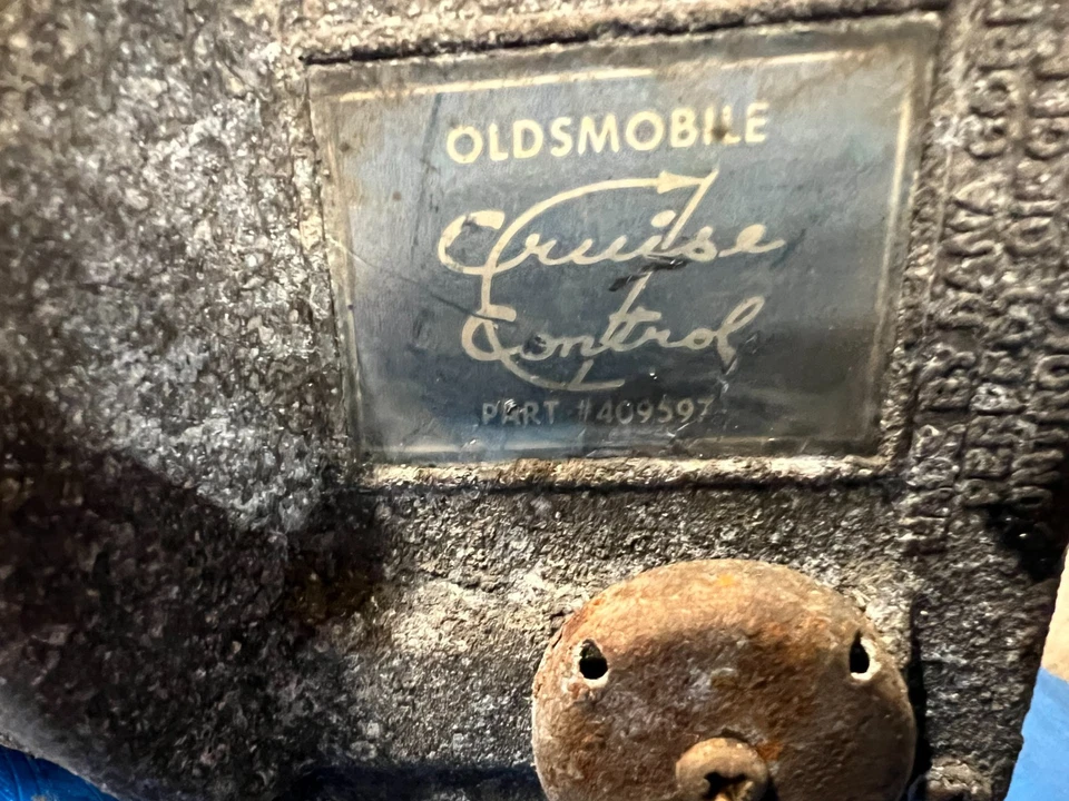 1971 1972 Oldsmobile Cutlass Cruise Control Module with Bracket 409597 OEM L4 - Image 3 of 4