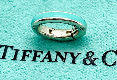Tiffany & Co. ボールチャームリング　8号　925 750 Tiffany & Co. Blue Enamel Oval Clasping Link Jump Ring Charm