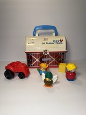 2008 FISHER PRICE Play Family Farm Barn Carrying Case Tractor, 2 Figures, Bird