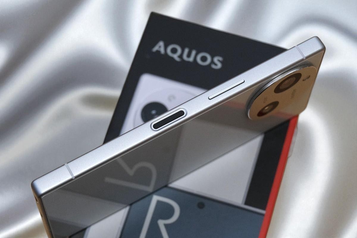 Mint] SHARP AQUOS R9 SH-M28 White ROM256GB/RAM12GB Leica Android14