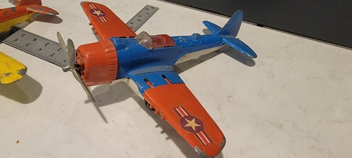3 Vintage WWII Hubley Toy Plane - Bomber, Bomber, P-40 - Picture 3 of 12