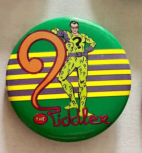 10 Vintage 1982 Batman Pinback Buttons 1.5 Inches Diameter - Picture 7 of 13