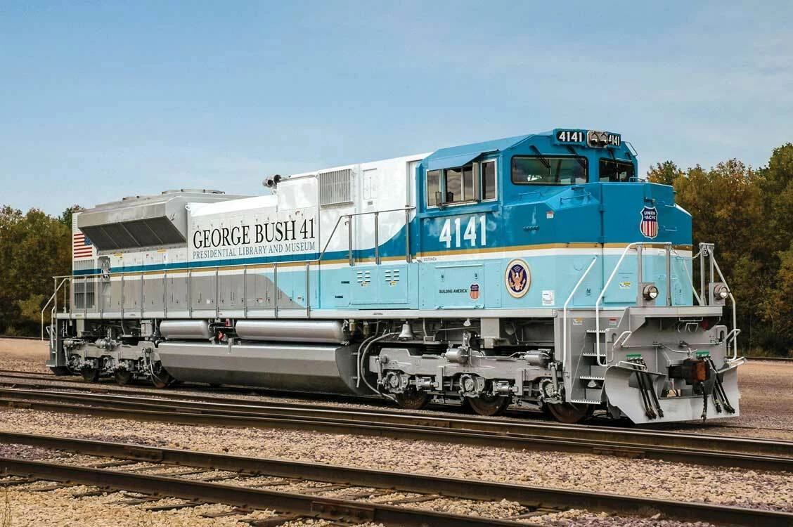 KATO 176-8411-LS SD70ACe U.P. George Bush #4141 Locomotive w/Sound 