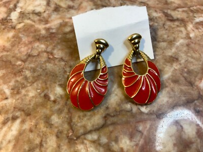 Vintage Trifari Enamel Gold Tone Red Earrings Costume Fashion