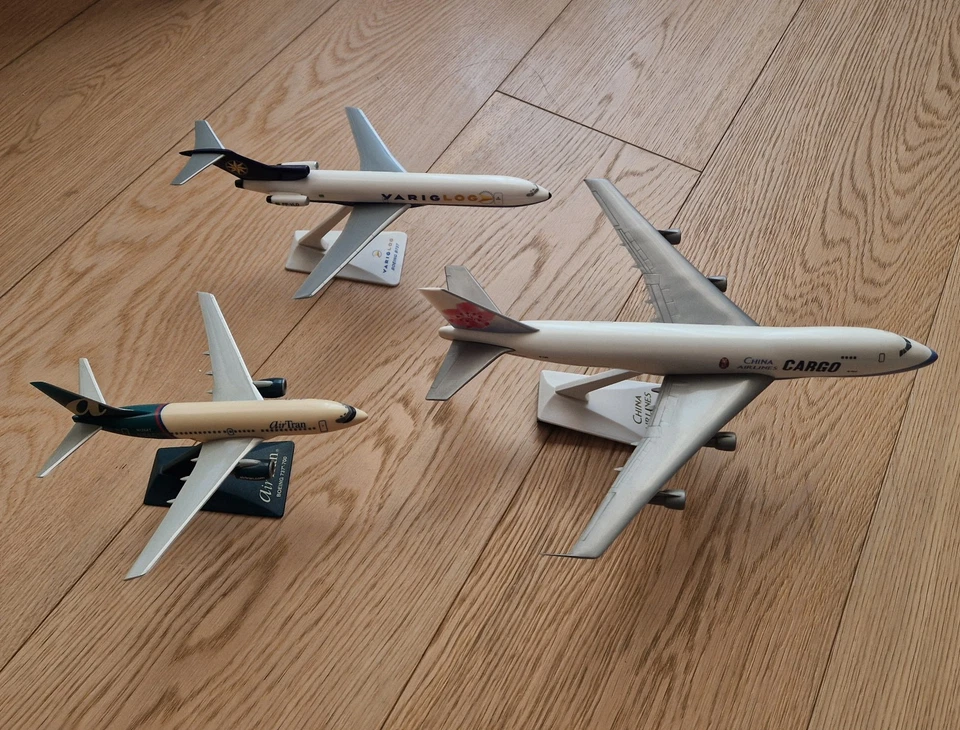 Lotto 3 Modellini Aerei Varie Nazioni Scala 1.100 - 1.200 da collezione  - Immagine 2 di 4