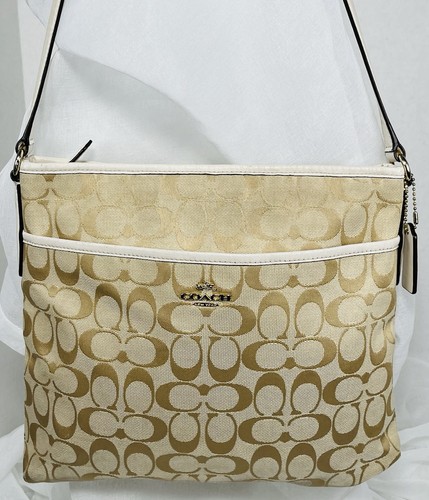 Bandolera COACH Signature File Bag F36378 Tostado Caqui Blanco Usada en Excelente Condición Lona Cuero Diez