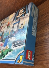 LEGO 7074 Skull Island New/ Unopened