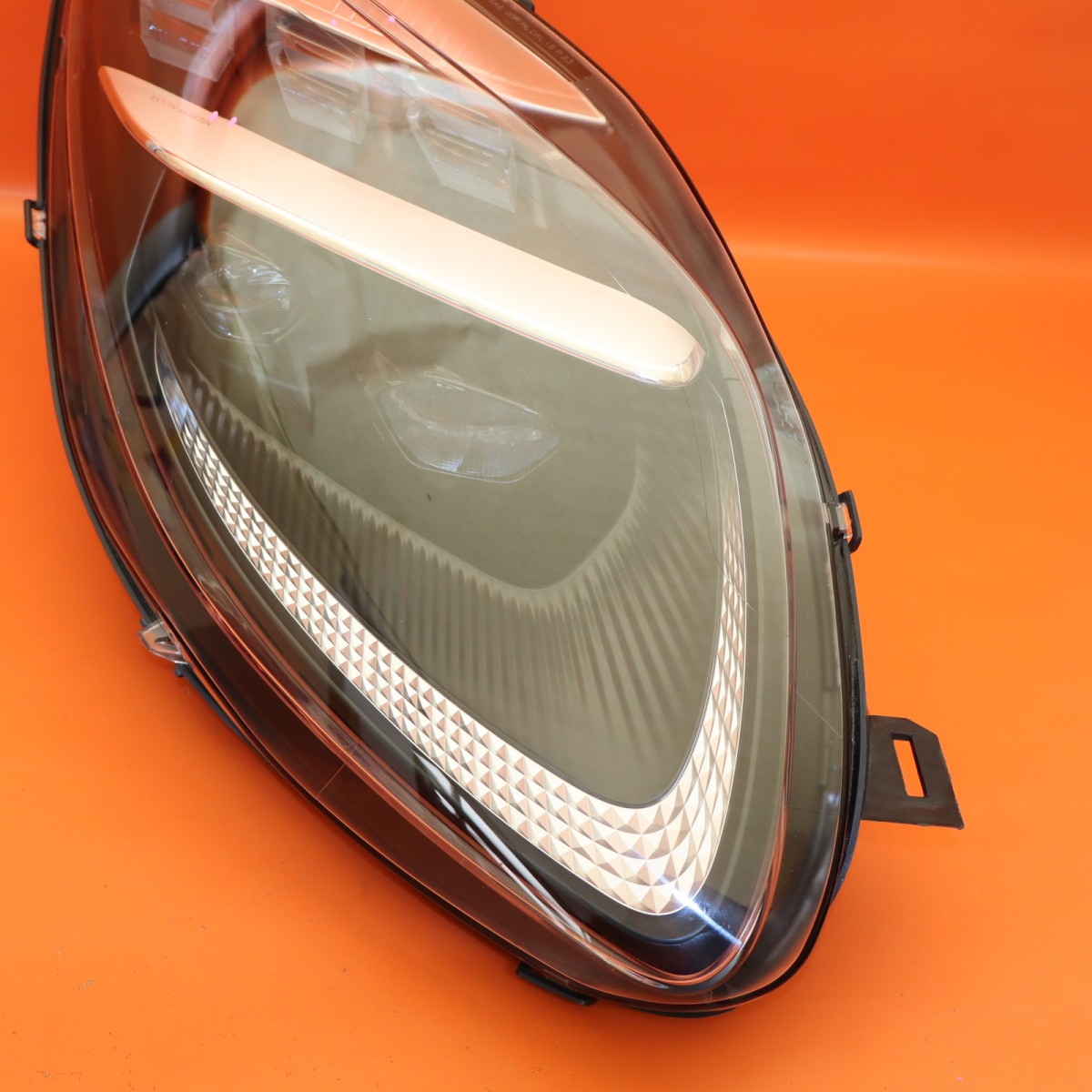 ASTON MARTIN DB12 VOLANTE HEADLIGHT RIGHT 2024 2025 RY53-13W029-FC LED OEM