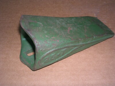 Nice Used Genuine Esco 25T ( 25-T ) Bucket Cutting Tooth ( Teeth )
