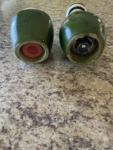 Vintage William Bounds Green Natural Wood Pepper Grinder & Salt Robert Wilhelm - Picture 3 of 3