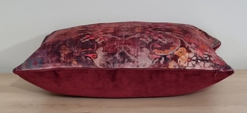 Linwood Omega Prints Genie Magenta & Omega Velvet Cushion Cover 33x45 cm - Picture 2 of 3