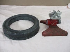 2 Vtg Lawn Watering Sprinklers The BRASS RING  & SQUARESPRAY Corner Sprinkler