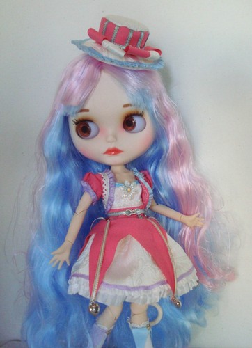 Blythe Doll Jointed Body Matte face Blue pink Hair w/ dress hat shoes 18 hands - Picture 7 of 8