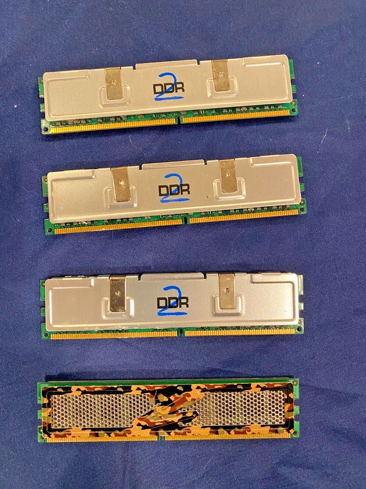 PNY DDR PC2-5400 1GB (4x1GB) RAM - Image 4 of 4