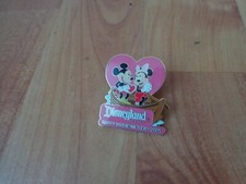 DISNEY HAPPY VALENTINES DAY 2005 MICKEY & MINNIE MOUSE PIN BADGE LE 1500
