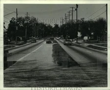 1982 Press Photo Traffic along Springhill Avenue in Alabama - amra02451