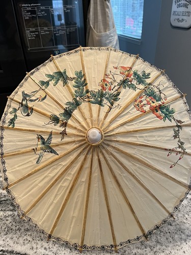 Vintage chinesischer Regenschirm/Sonnenschirm 18' x 18'
