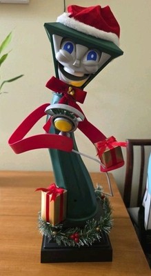 Christmas Vintage Telco Frank E Post Animated Singing Lamp Post Decoration Works