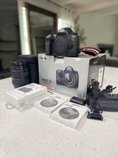 NEAR MINT! Canon EOS 5D Mark IV w/ Canon 24-7...