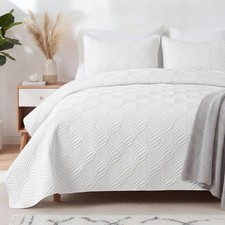 Whale Flotilla Extra Soft King Quilt Bedding Set, Lightweight White Bedspreads Q