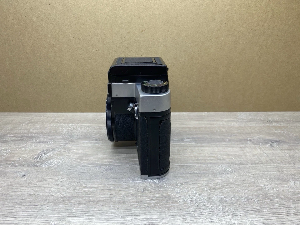 Cámara de formato medio Kiev 6C 120 rollos de película 6x6 cm como está para piezas o reparación Foto 3 de 4